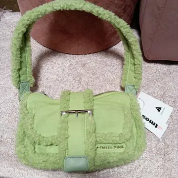 라임 그린 숄더백