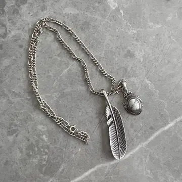 실버 925 페더와 화이트 스톤 디자인의 목걸이