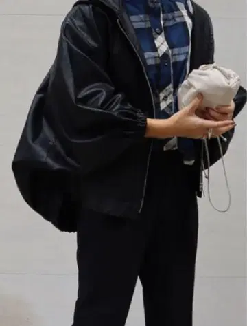 MACHATT 블랙 에코 가죽 블루종