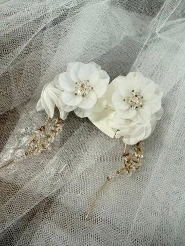꽃 모티브 귀걸이 (양쪽 귀용)