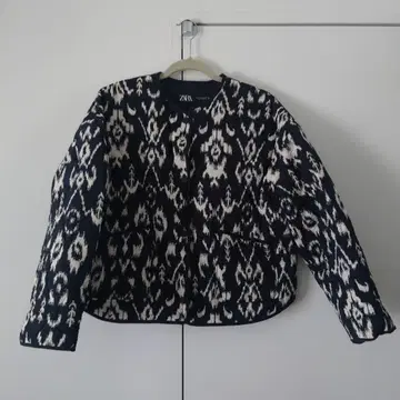 ZARA 네이비 화이트 퀼팅 자켓