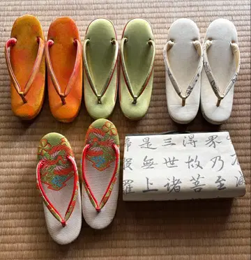 조리 성인용 3켤레, 어린이용 1켤레, 가방 1개