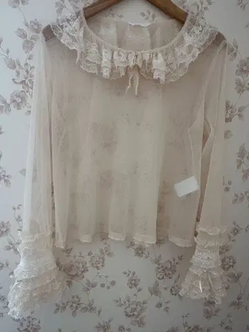 핑크하우스 프릴 긴팔 블라우스 논짱 님