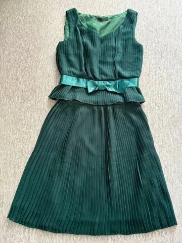 클리닝 완료 새상품급 스트로베리 필드 셋업 플리츠 원피스 그린