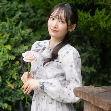 evelyn 밑단 절개 꽃무늬 OP