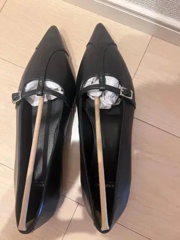 VAGABOND 블랙 스틸레토 플랫슈즈