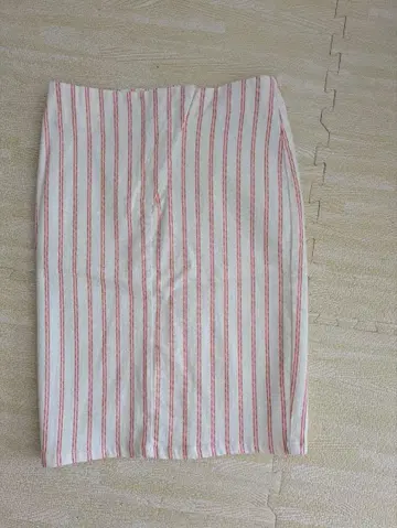 mila owen 화이트/레드 스트라이프 타이트 스커트