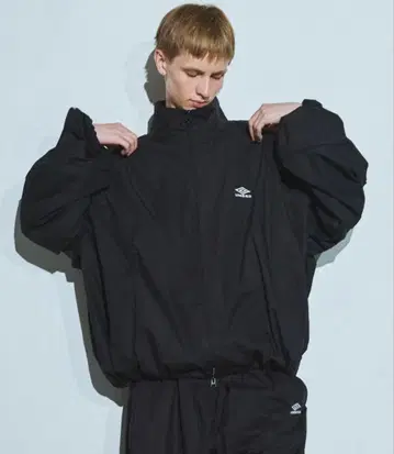 미사용 새상품 UMBRO OPENING ACT 트랙 자켓 L