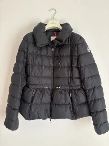 Moncler 블랙 다운 자켓