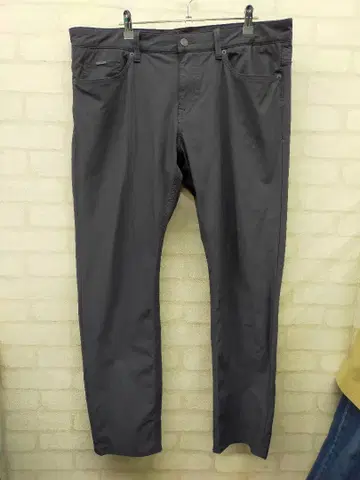 HUGO BOSS 휴고보스 나일론 스트레치 팬츠