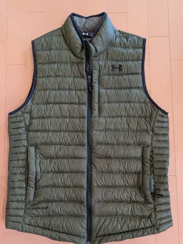 언더아머 올리브 그린 베스트