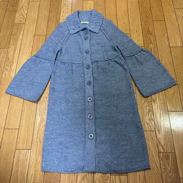 그레이 니트 롱 코트 버튼 포함