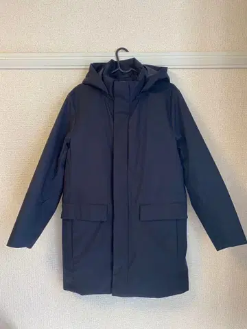 유니클로 하이브리드 다운 코트