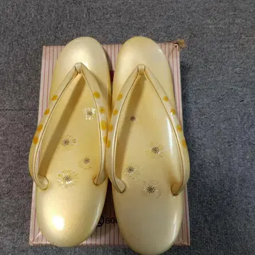 조리 꽃 무늬 옐로우 컬러