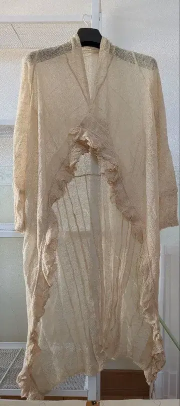 mila schon 프릴 달린 크림색 롱 가디건