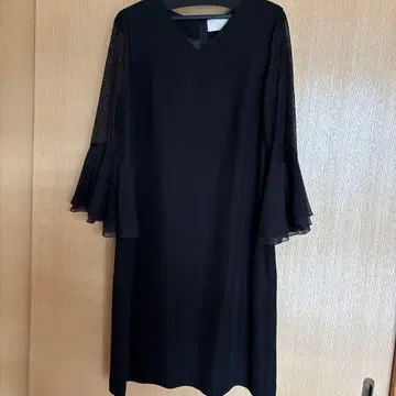 kaene 블랙 플레어 슬리브 원피스