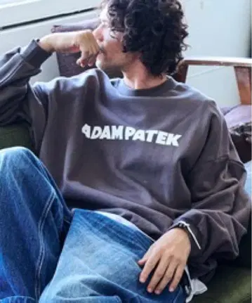 ADAM PATEK 브라운 맨투맨