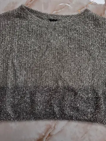 그레이 크롭 니트 스웨터 긴팔 라메