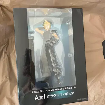 FINAL FANTASY VII REMAKE A상 클라우드 피규어