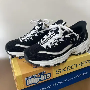 Skechers D'Lites 블랙/화이트 슬립인