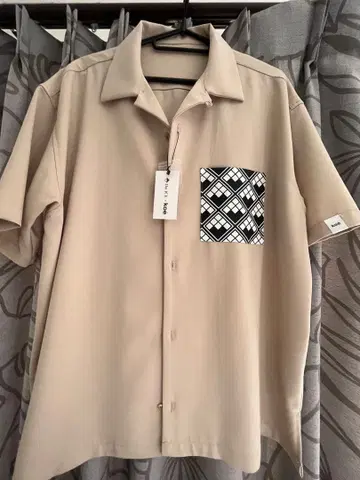 베이지 반팔 셔츠 체크 무늬 포켓 새상품