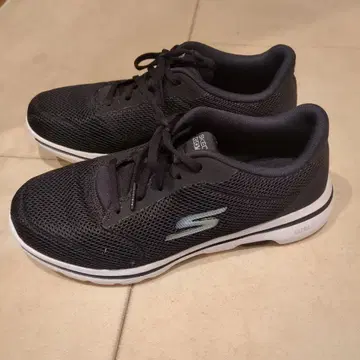 Skechers Go Walk 블랙 스니커즈