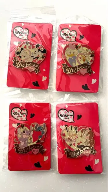 [ 새상품 미개봉 ] 디즈니 발렌타인 한정판 핀 배지 4개 세트