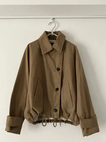 ZARA 카키 자켓 드로우 스트링 포함