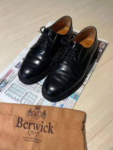 Berwick 블랙 가죽 신발
