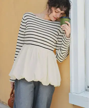 스트라이프 페플럼 니트 긴팔