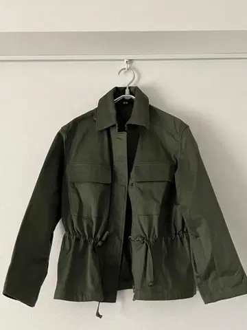 UNIQLO 올리브 그린 밀리터리 자켓