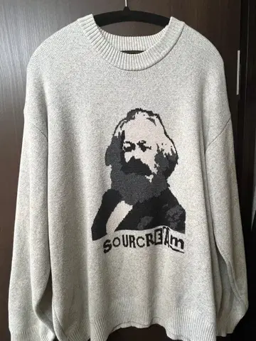 Sour Cream 말크스 초상 니트