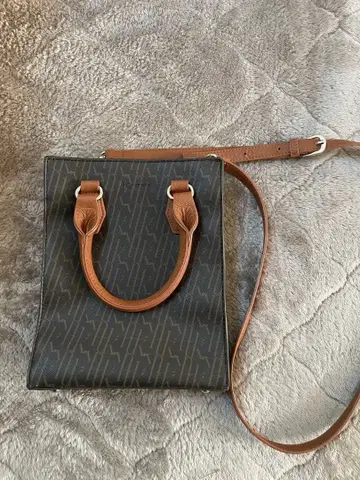 다케오 키쿠치 숄더백