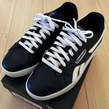 리복 네이비/화이트 스니커즈