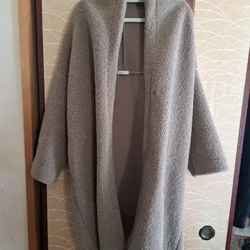 플리스 베이지 롱 코트