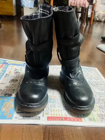 닥터마틴 Dr.Martens 벨트 부츠 체크