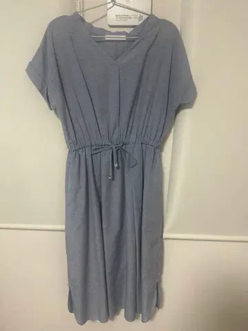 URBAN RESBARCH 라이트 블루 V넥 티셔츠 원피스