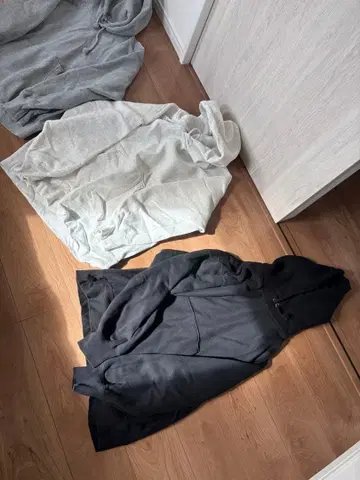 미사용에 가까운 GU 후드티 3세트