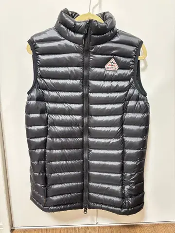 새상품급 이너다운으로도 활용 가능한 PYRENEX 다운 베스트