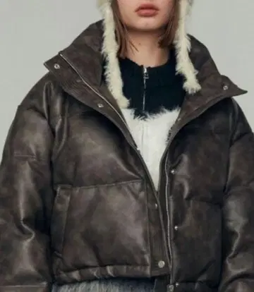 페이크 가죽 숏 다운