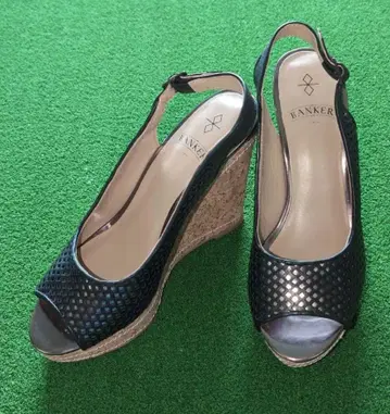 FANKER 블랙 메쉬 웨지 샌들