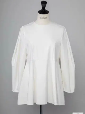 엠도트 em. 페플럼 탑 페플럼 상의