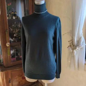 다크 그린 터틀넥 스웨터 캐시미어 100%