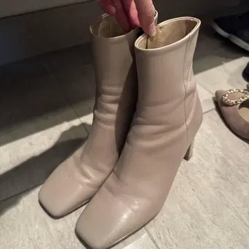 DIANA 스퀘어 숏부츠 24.5