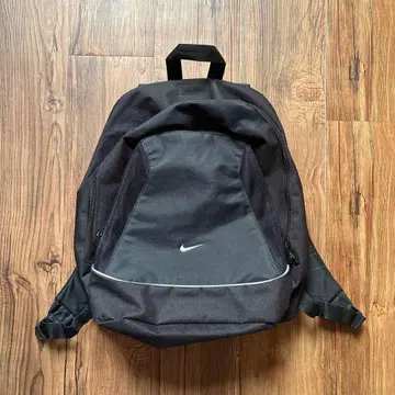 NIKE 90s 럭색 자수 로고