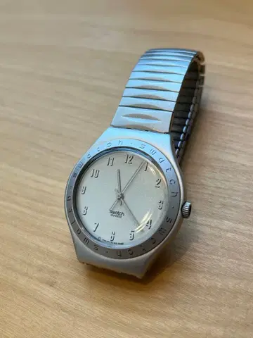 SWATCH 아날로그 손목시계 실버