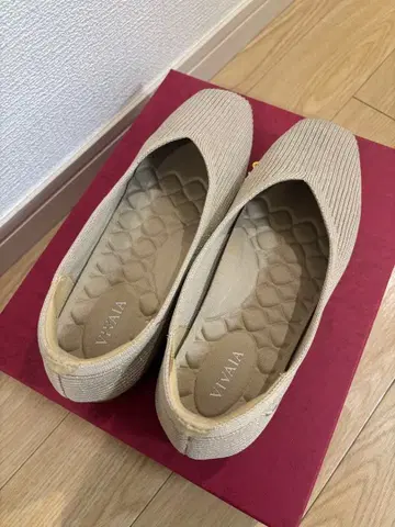 VIVAIA 베이지 리브 플랫슈즈