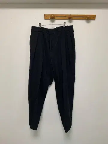 BEAMS 블랙 슬랙스 M 사이즈