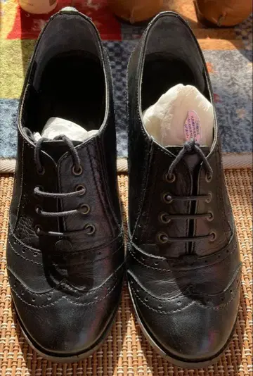 (수회 사용) 신발 공방 JUMBO 블랙 가죽 펌프스 23.5cm 일본제