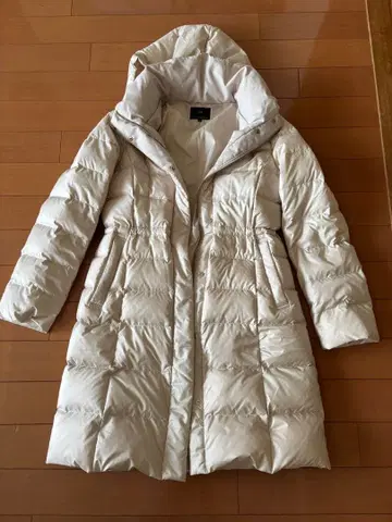 단 한 번 짧게 착용 23구 시레 타프타 다운